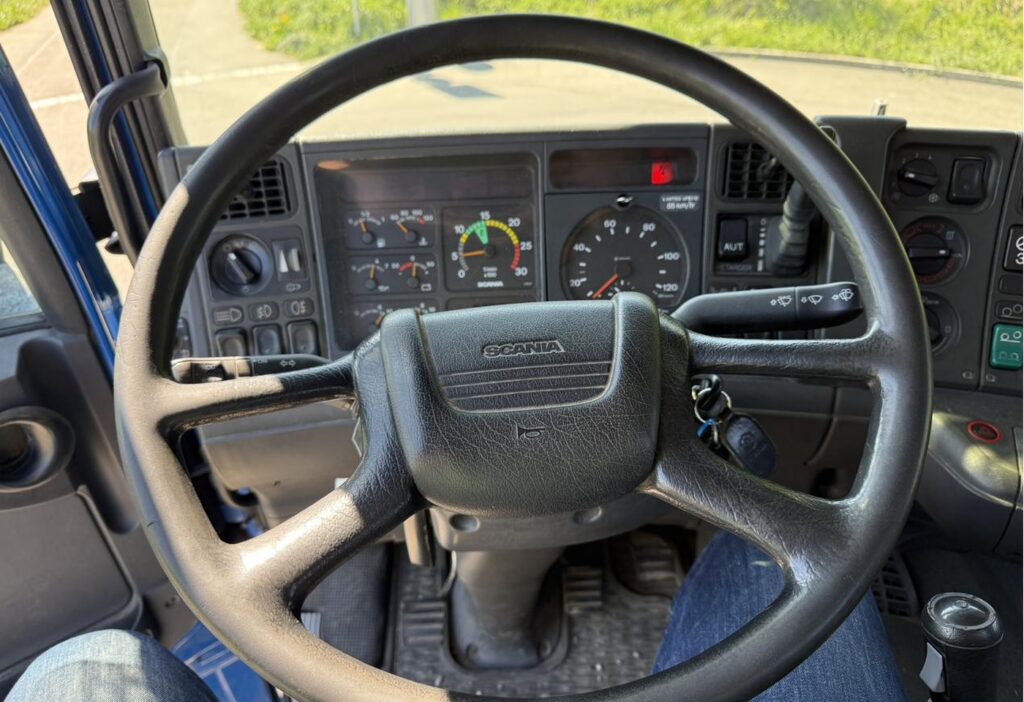 2003 Scania R124 470 6x2*4 HIAB 220 C-4