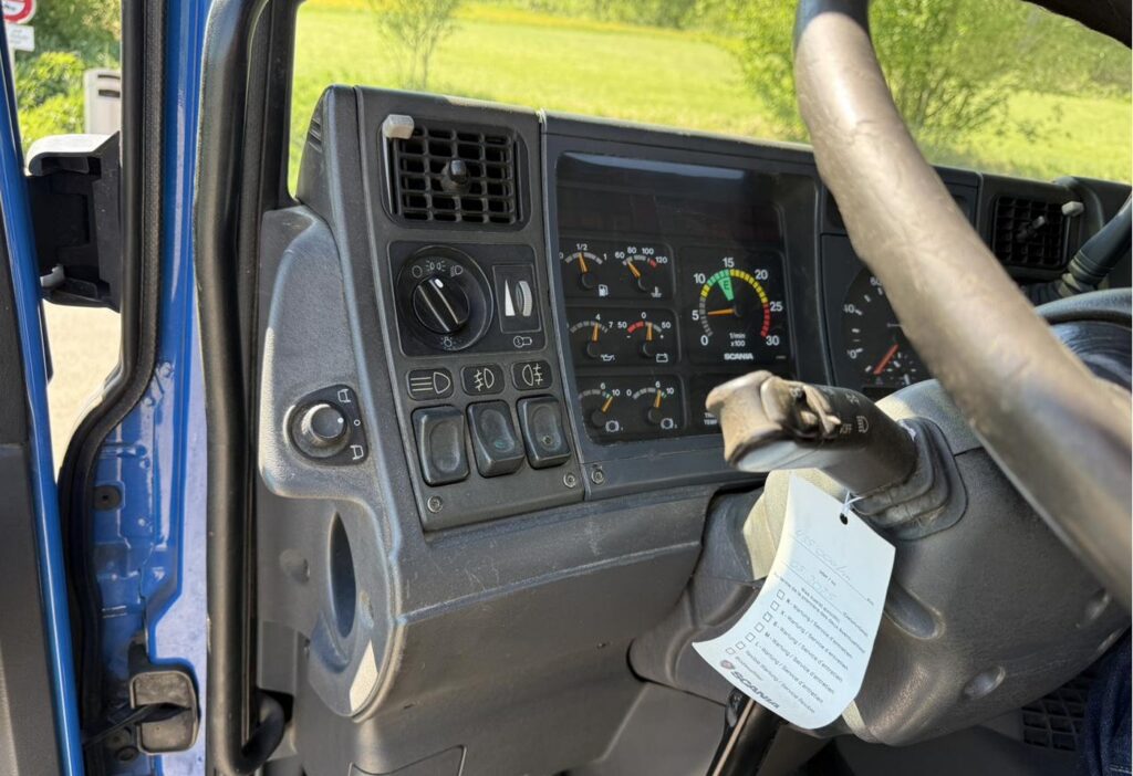 2003 Scania R124 470 6x2*4 HIAB 220 C-4