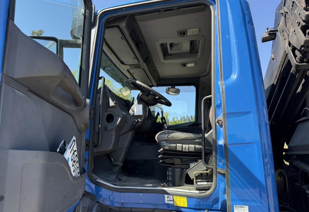 2003 Scania R124 470 6x2*4 HIAB 220 C-4