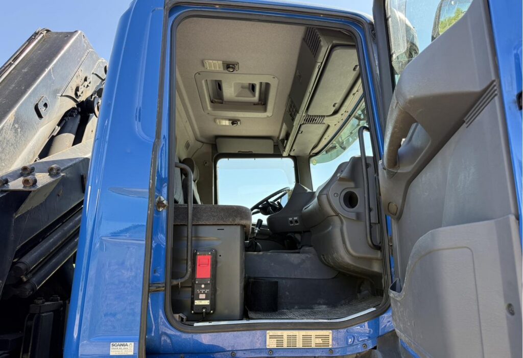2003 Scania R124 470 6x2*4 HIAB 220 C-4