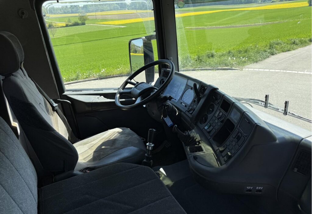 2003 Scania R124 470 6x2*4 HIAB 220 C-4