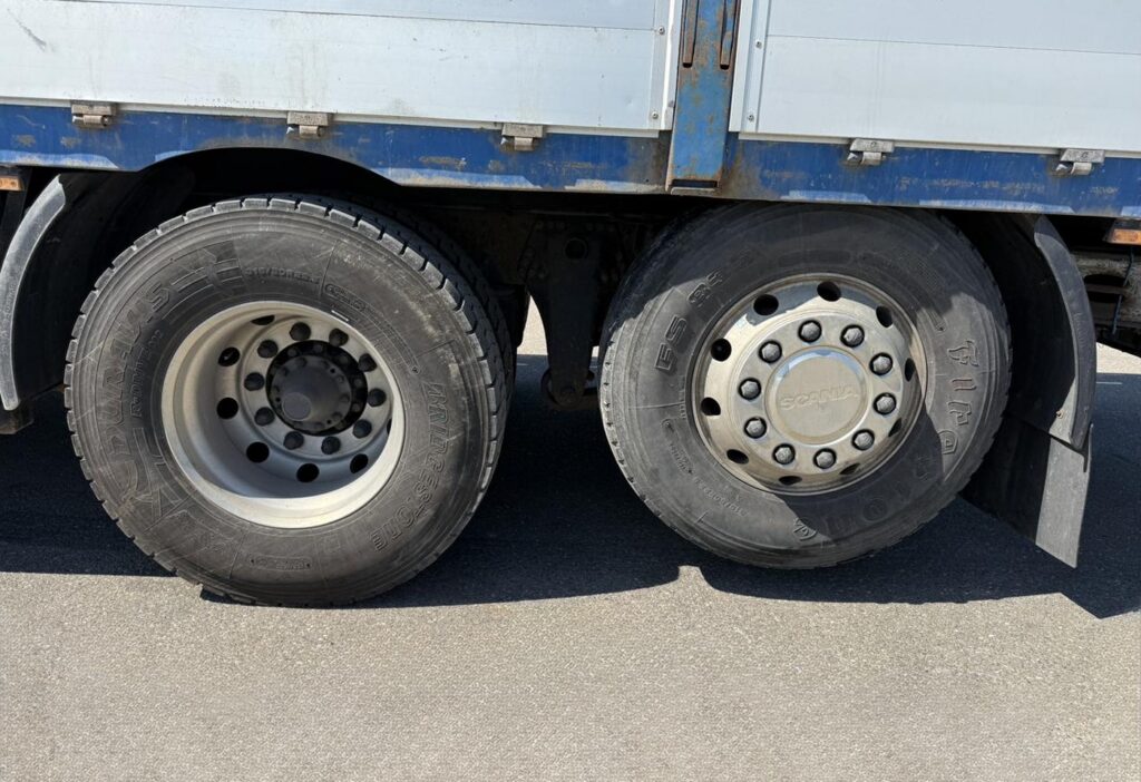 2003 Scania R124 470 6x2*4 HIAB 220 C-4
