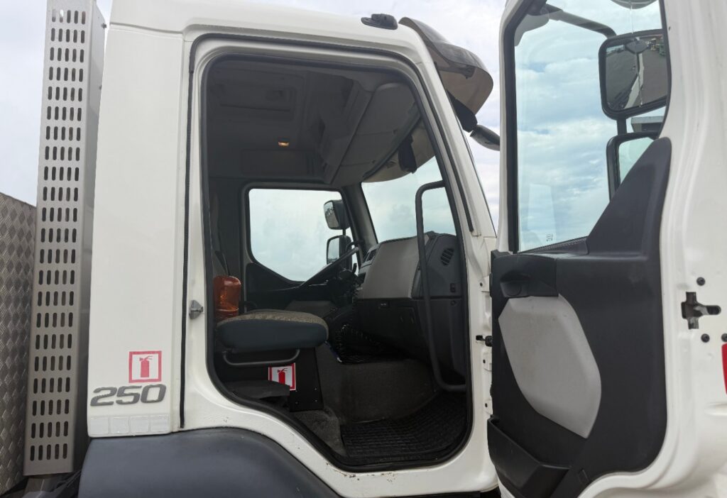 2019 Volvo FL-250 4x2 Abrollkipper 40 km/h