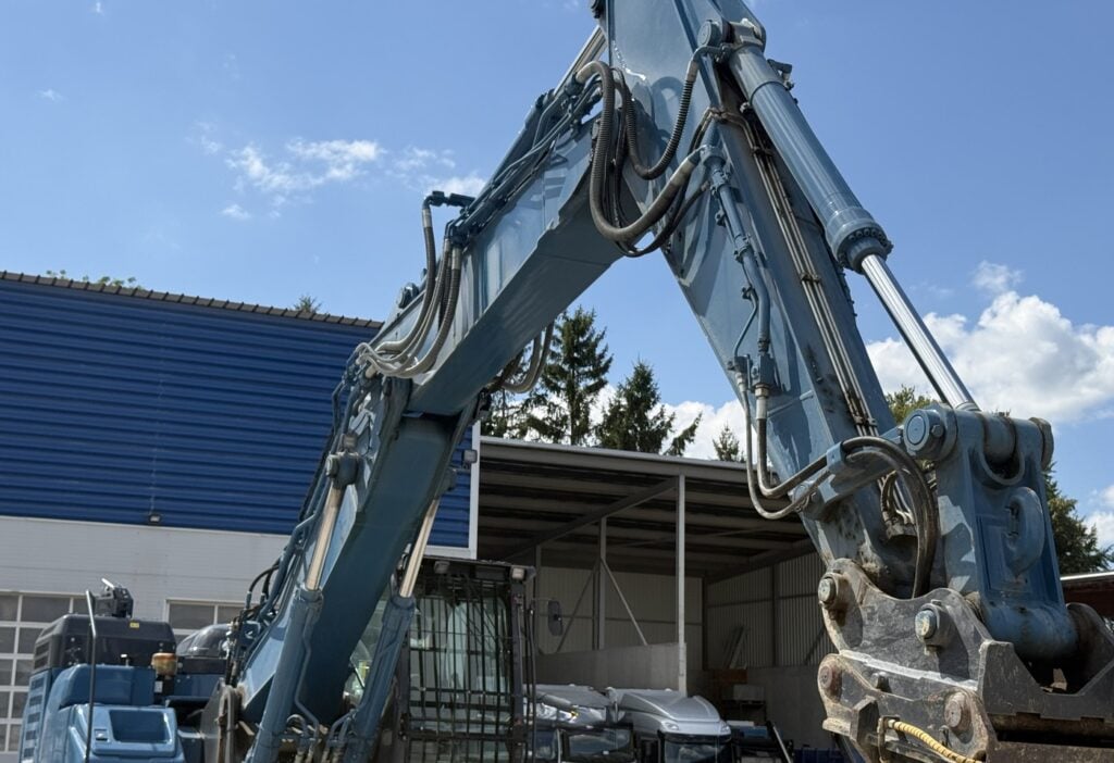 2025 Kobelco SK300NLC-11E