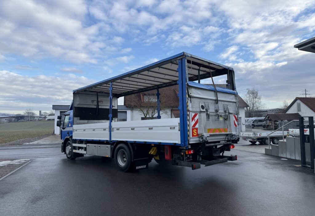 2017 Renault D Wide 18.320 4x2 Plane/HB