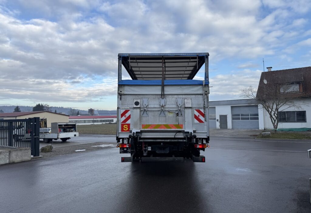 2017 Renault D Wide 18.320 4x2 Plane/HB