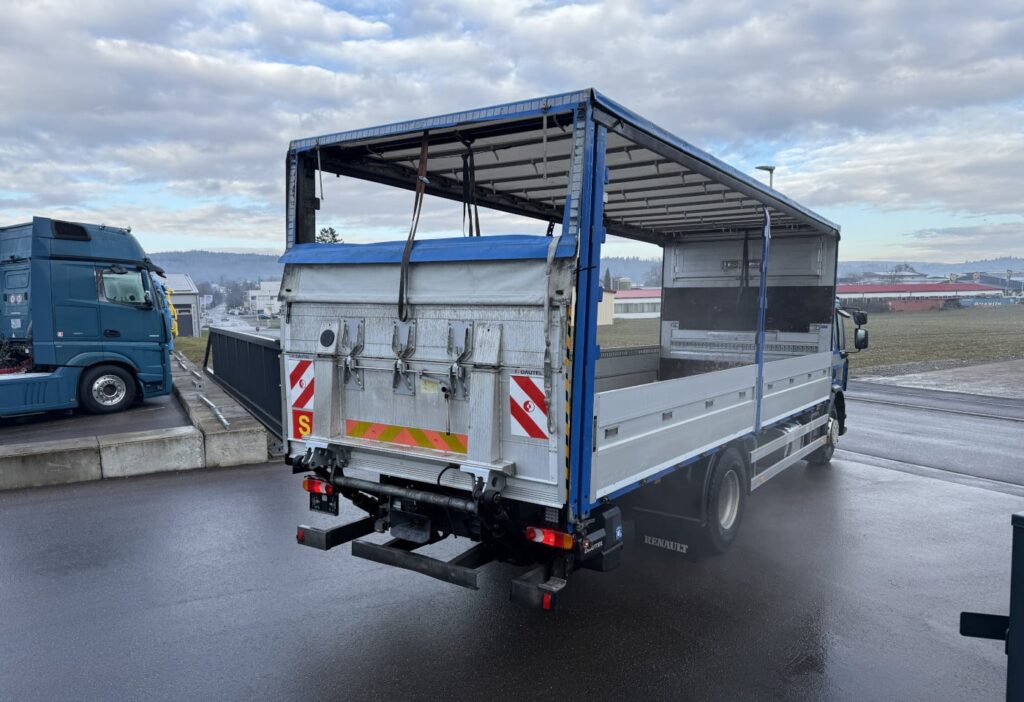 2017 Renault D Wide 18.320 4x2 Plane/HB