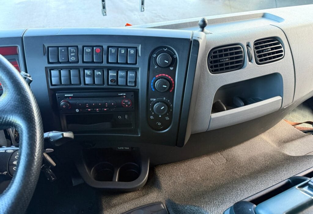 2017 Renault D Wide 18.380 4x2 F130A.22