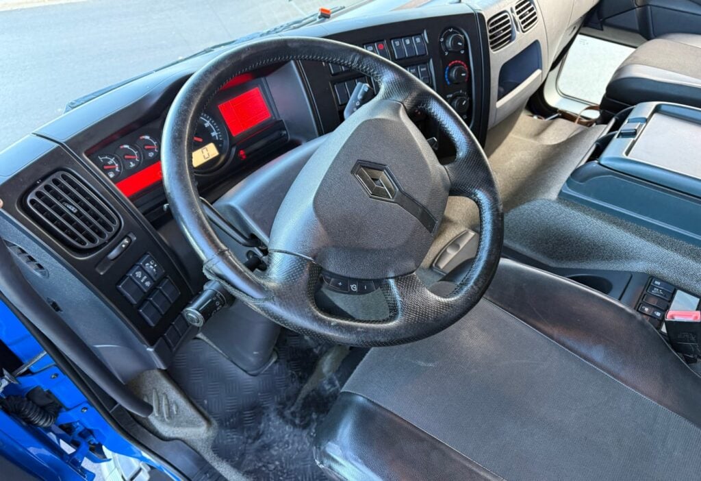 2017 Renault D Wide 18.380 4x2 F130A.22