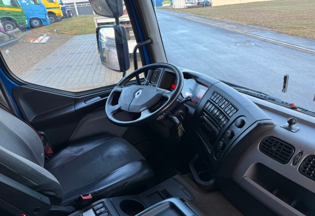 2017 Renault D Wide 18.380 4x2 F130A.22