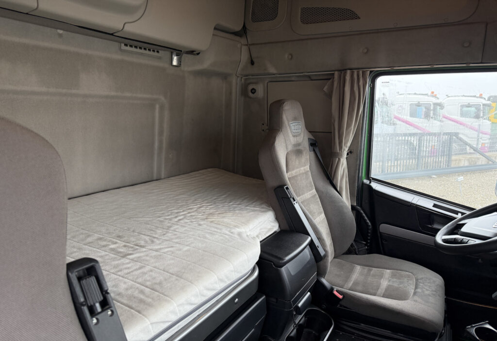 2013 Iveco 190S42 Stralis 4x2 Koffer/HB