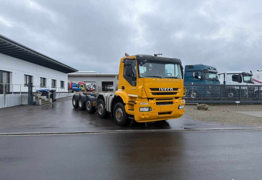 2012 Iveco 410T50-5 Trakker 10x4 Fahrgestell