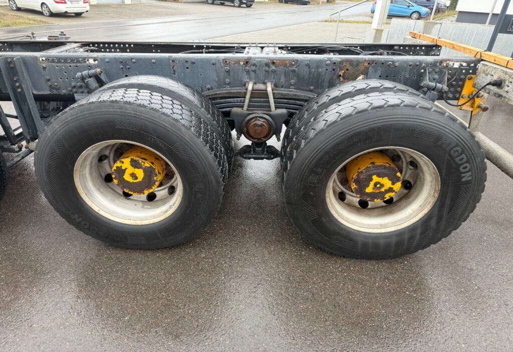 2012 Iveco 410T50-5 Trakker 10x4 Fahrgestell