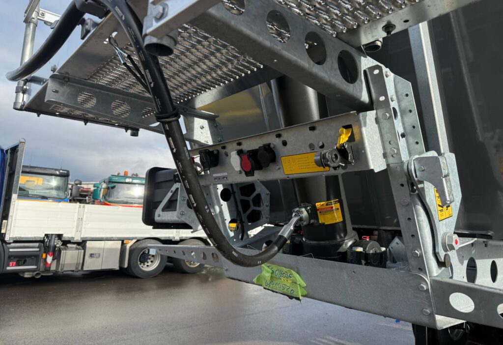 2026 Schmitz Cargobull SCB S3D Seitenverdeck