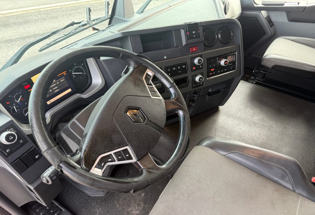 2016 Renault T460.18 4x2R E6 Plane/HB