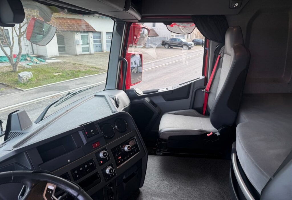 2016 Renault T460.18 4x2R E6 Plane/HB