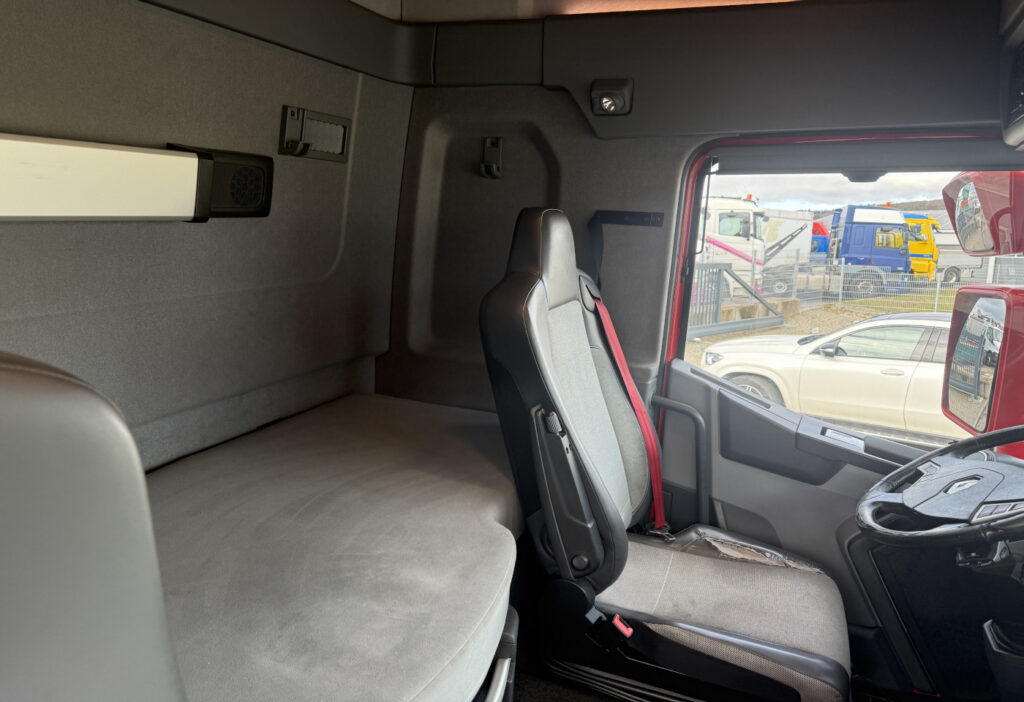 2016 Renault T460.18 4x2R E6 Plane/HB