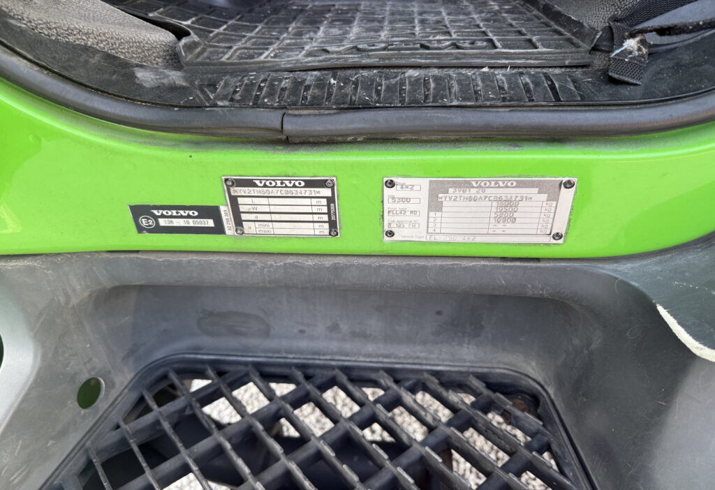 2013 Volvo FLL-290 4x2R