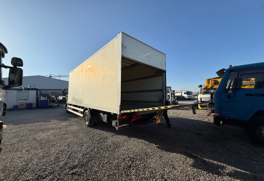 2013 Volvo FLL-290 4x2R