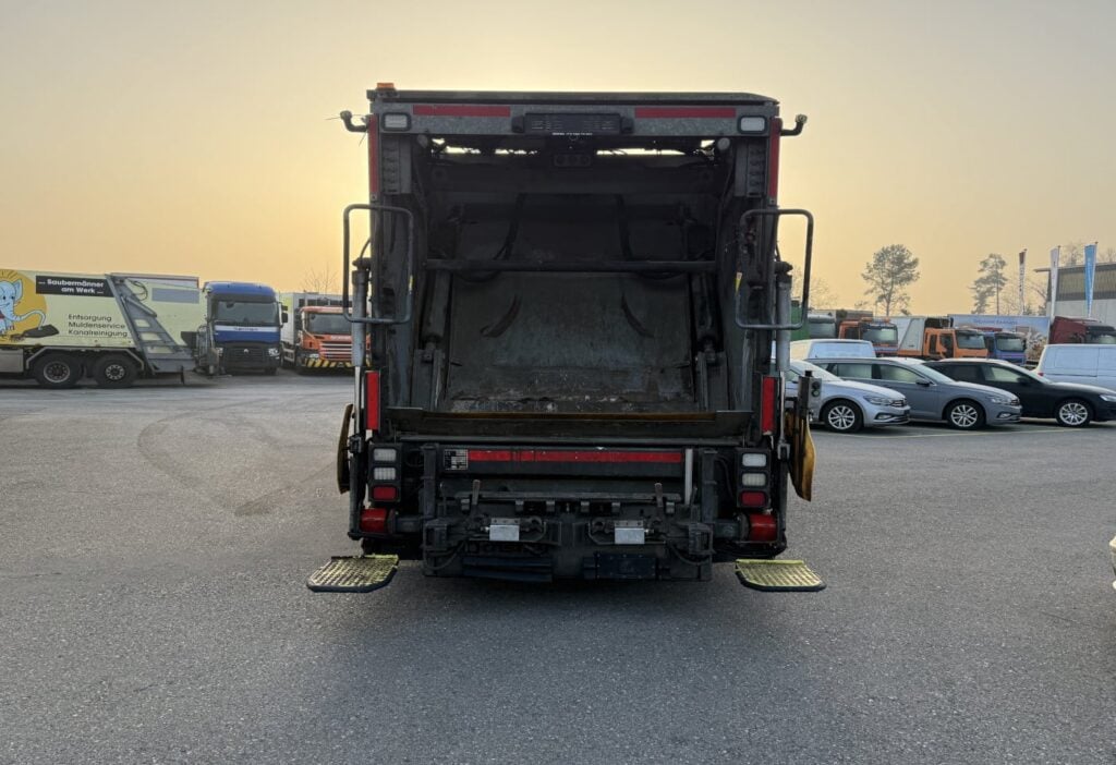2013 Scania G440 LB 6x2*4 Powerpress 21 / Waage