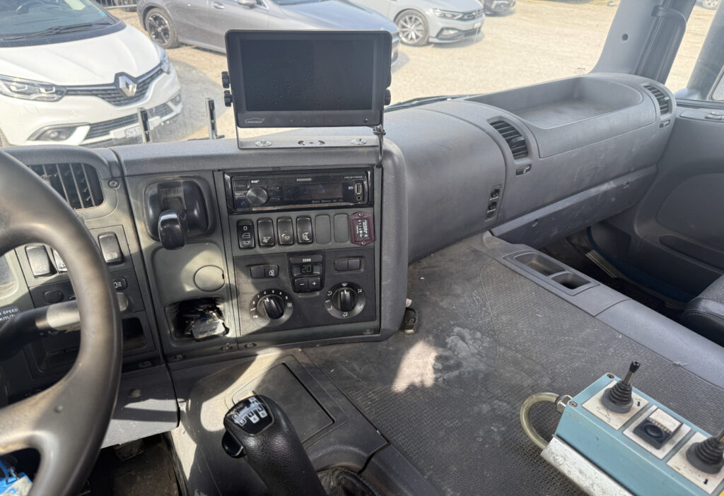 2007 Scania P420 LB 6x4 UT