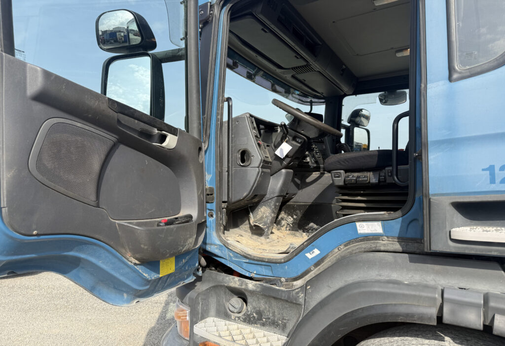 2007 Scania P420 LB 6x4 UT