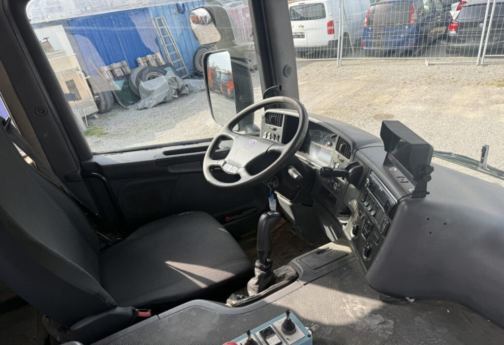 2007 Scania P420 LB 6x4 UT