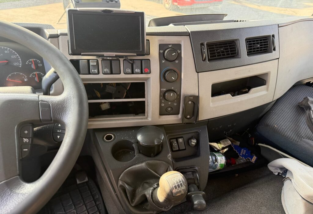 2007 Volvo FLL-280 4x2R Dieselpumpe fehlt