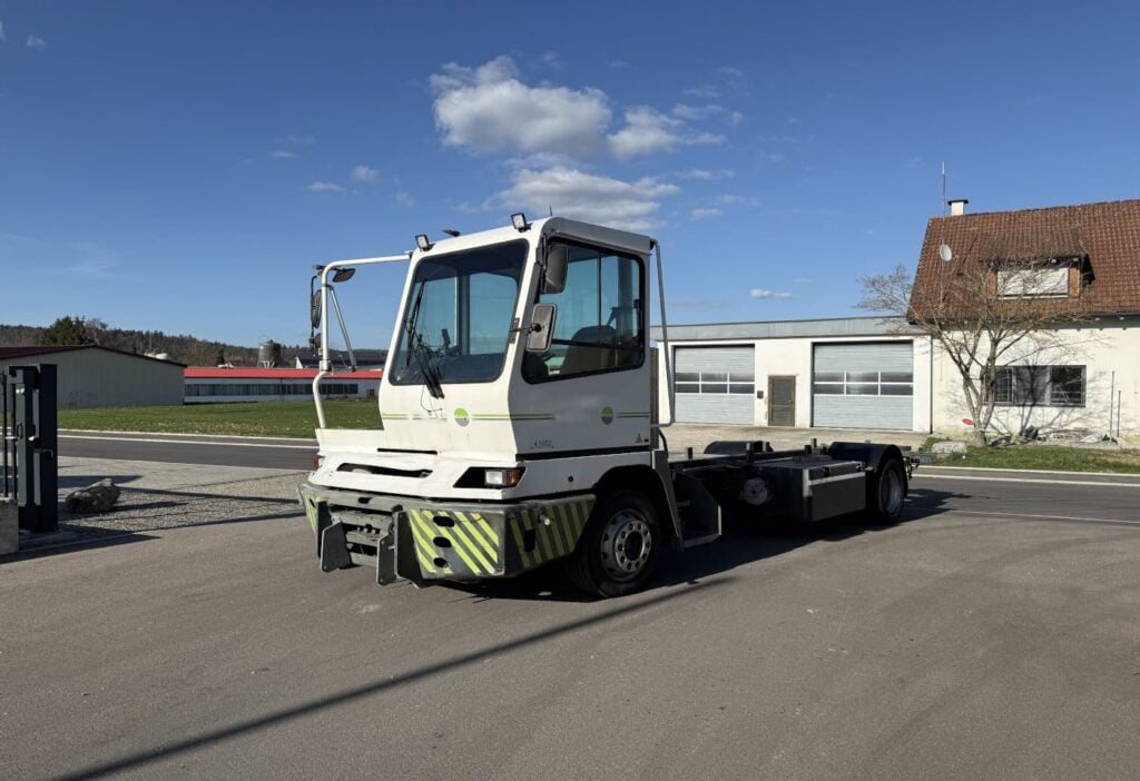 2013 Terberg YT222 4x2 Chassis-Kabine
