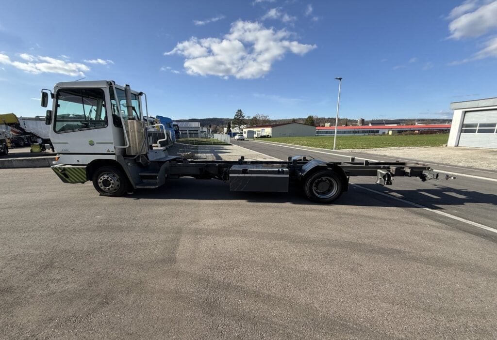 2013 Terberg YT222 4x2 Chassis-Kabine
