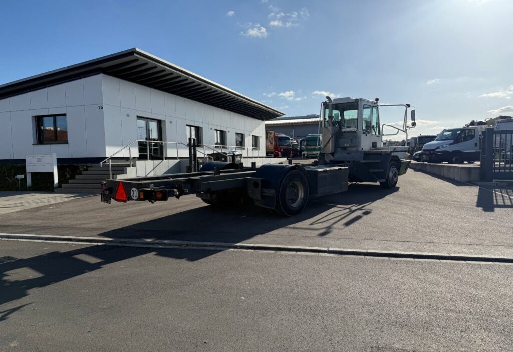 2013 Terberg YT222 4x2 Chassis-Kabine