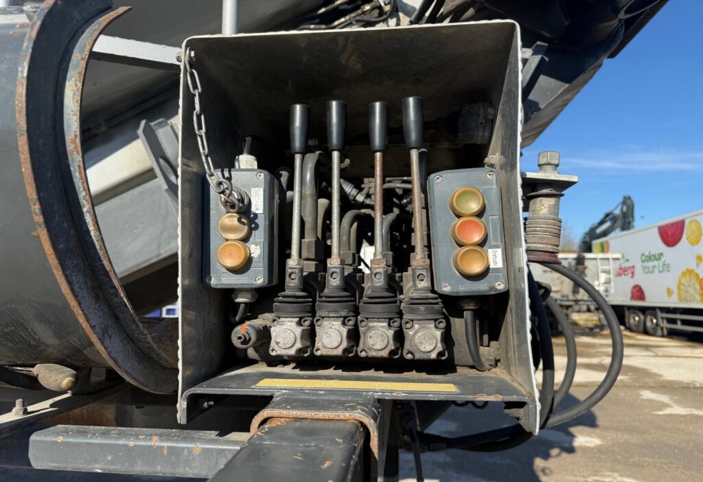 2006 Meiller Betonmulde 14m³ Isoliert