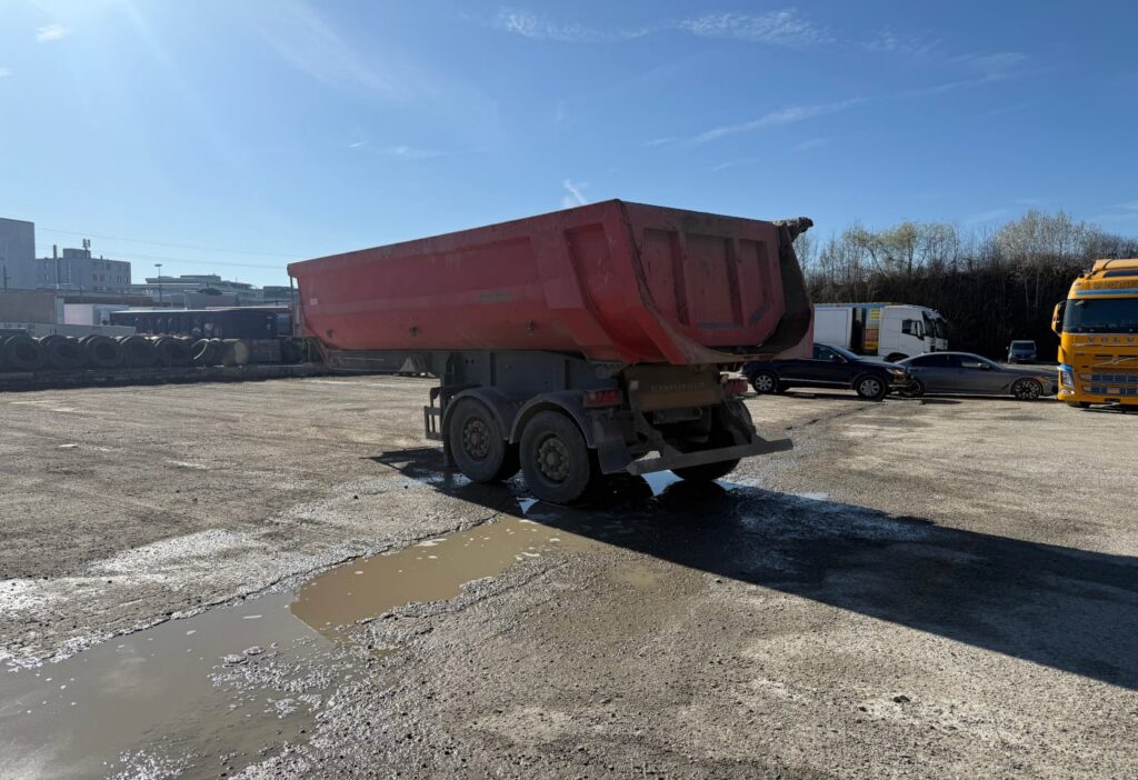 2010 Schwarzmueller HKS2/E Kipper