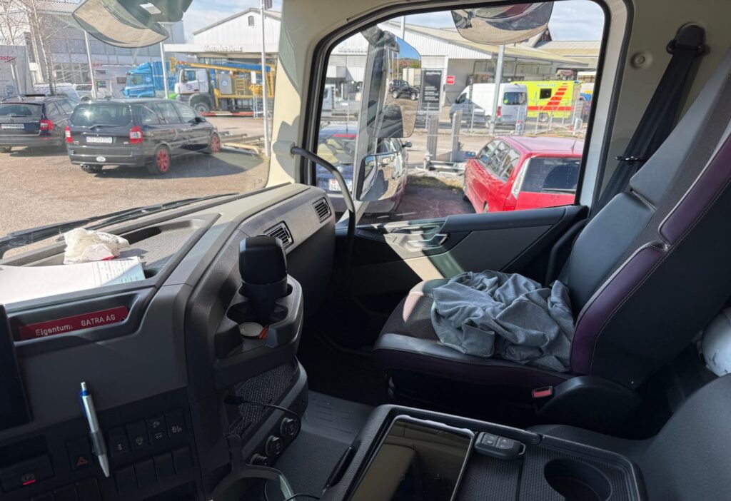 2023 Volvo FM-500 6x2R Brücke / Pritsche