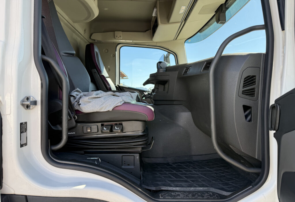 2023 Volvo FM-500 6x2R Brücke / Pritsche