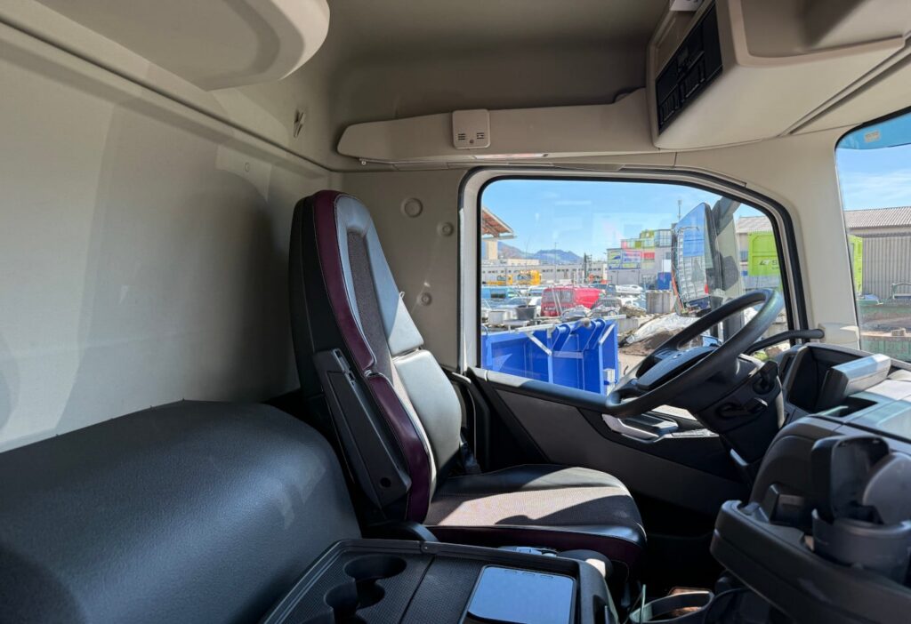 2023 Volvo FM-500 6x2R Brücke / Pritsche
