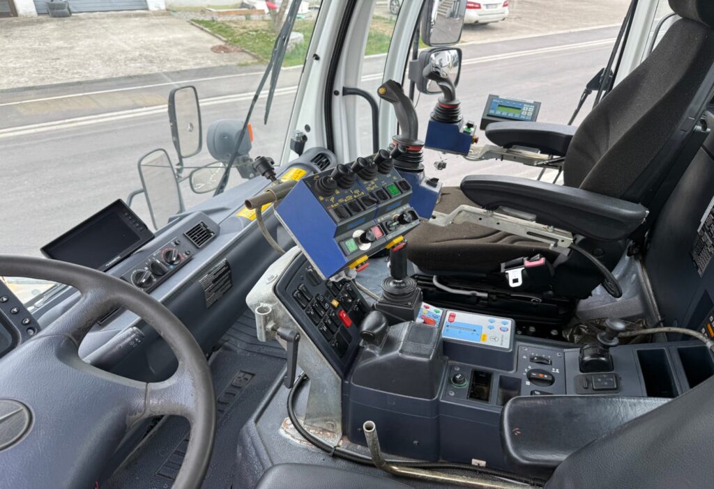 2013 Mercedes-Benz Unimog U400 4x4 Mulag