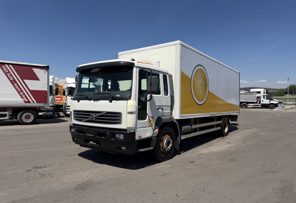 2004 Volvo FL6H-250 4x2 Koffer/HB