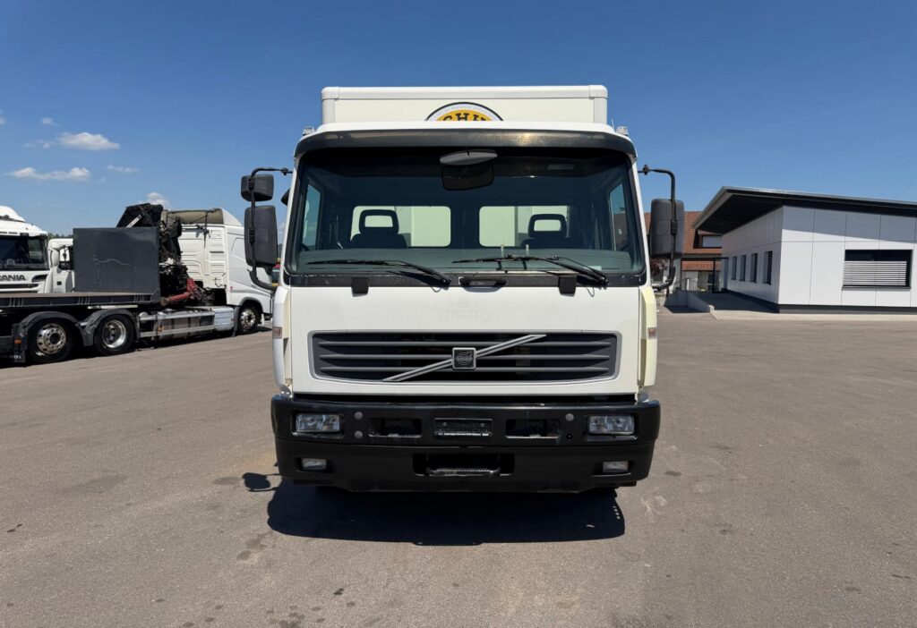 2004 Volvo FL6H-250 4x2 Koffer/HB