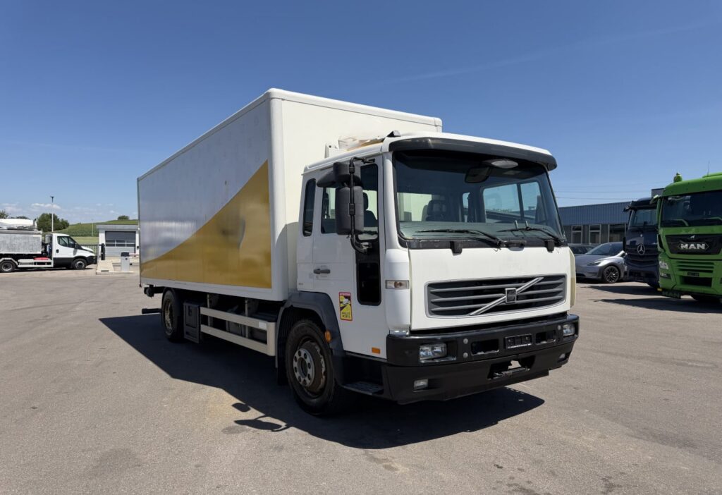 2004 Volvo FL6H-250 4x2 Koffer/HB