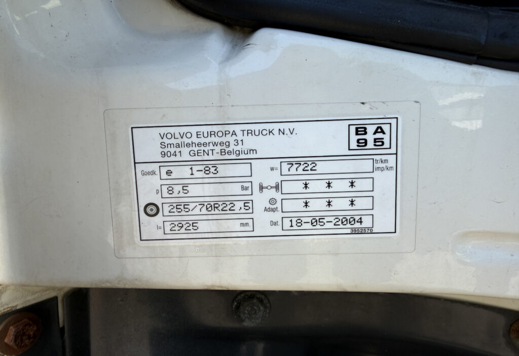 2004 Volvo FL6H-250 4x2 Koffer/HB