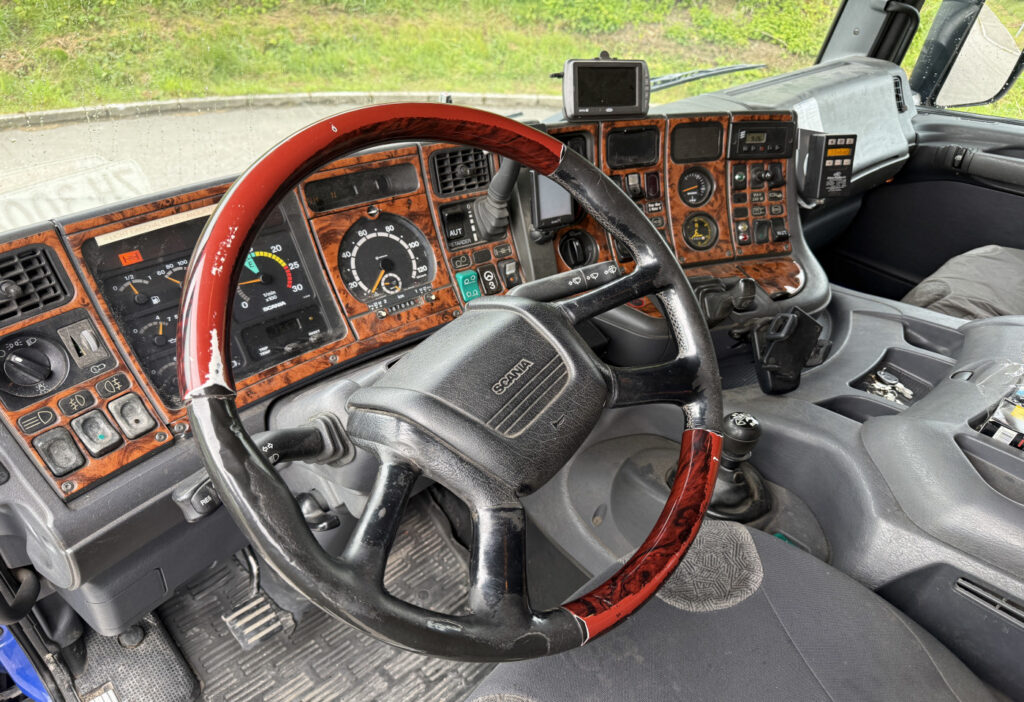 2001 Scania P124GB 6x2*4 PK 27000D