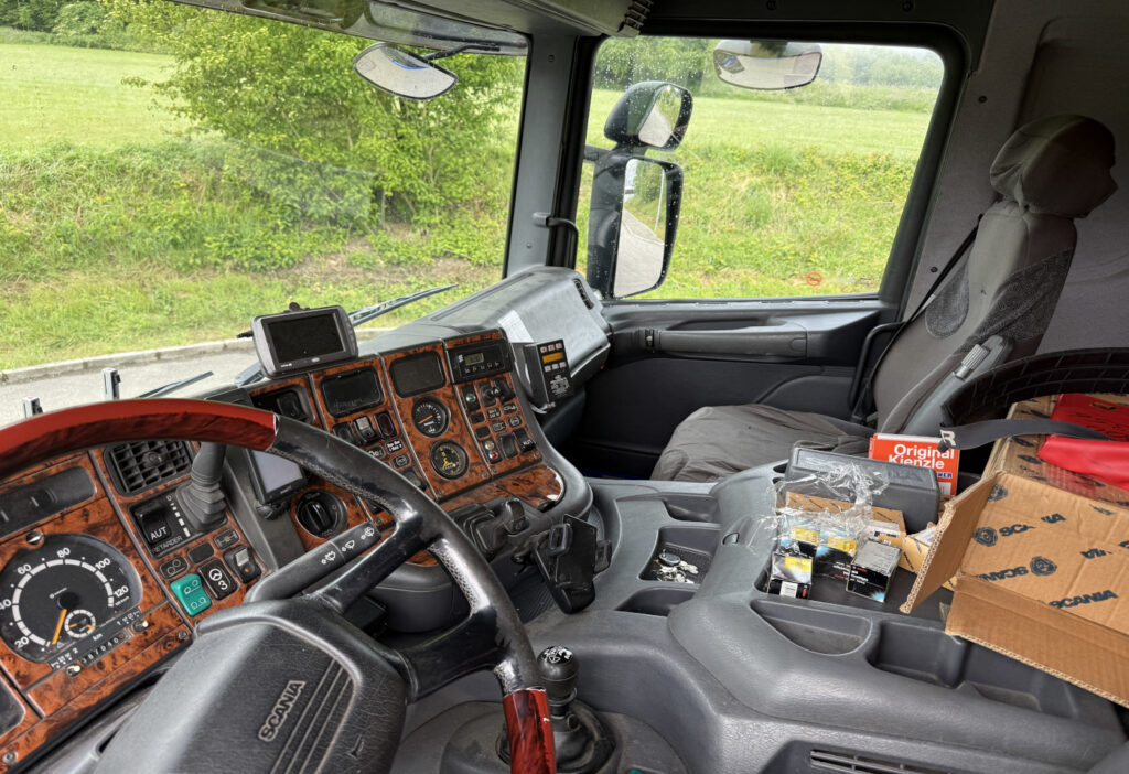 2001 Scania P124GB 6x2*4 PK 27000D