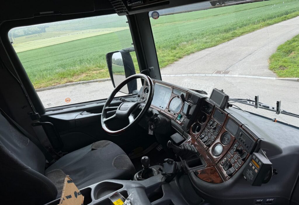 2001 Scania P124GB 6x2*4 PK 27000D