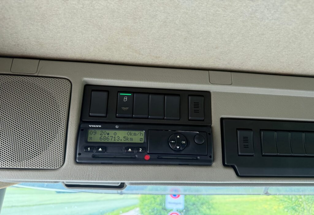 2015 Volvo FM-420 8x2R 2-Kammer