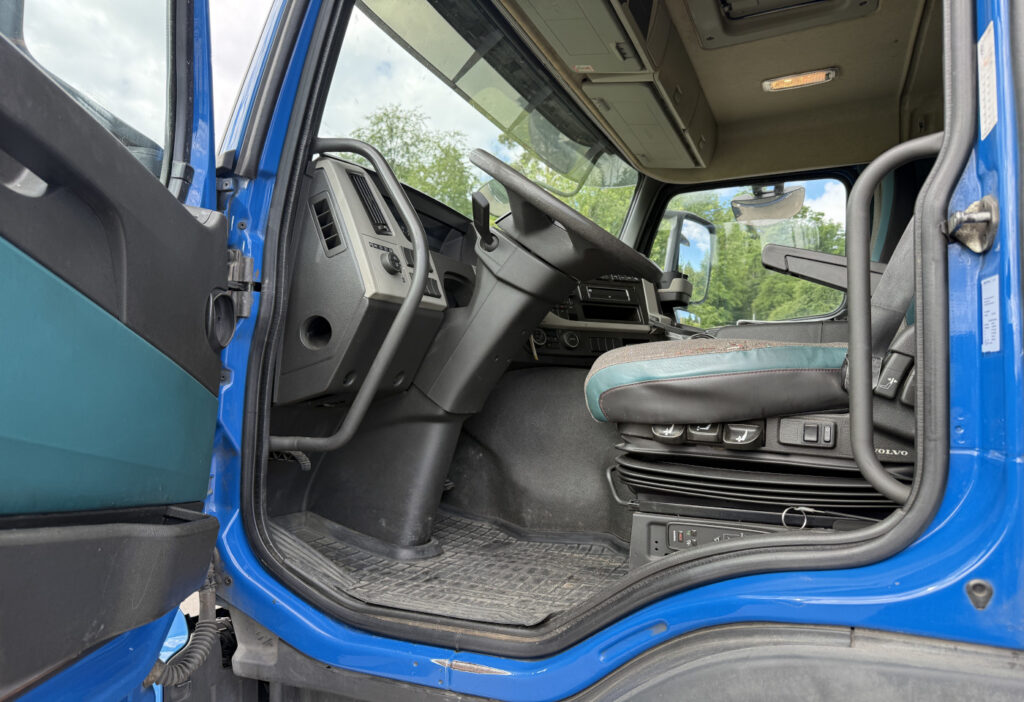 2015 Volvo FM-420 8x2R 2-Kammer