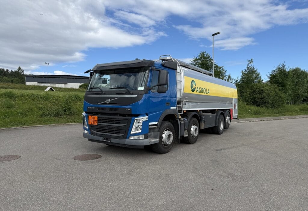 2015 Volvo FM-420 8x2R 2-Kammer