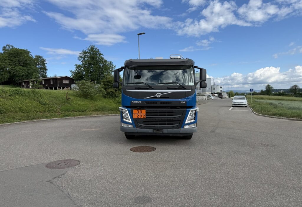 2015 Volvo FM-420 8x2R 2-Kammer