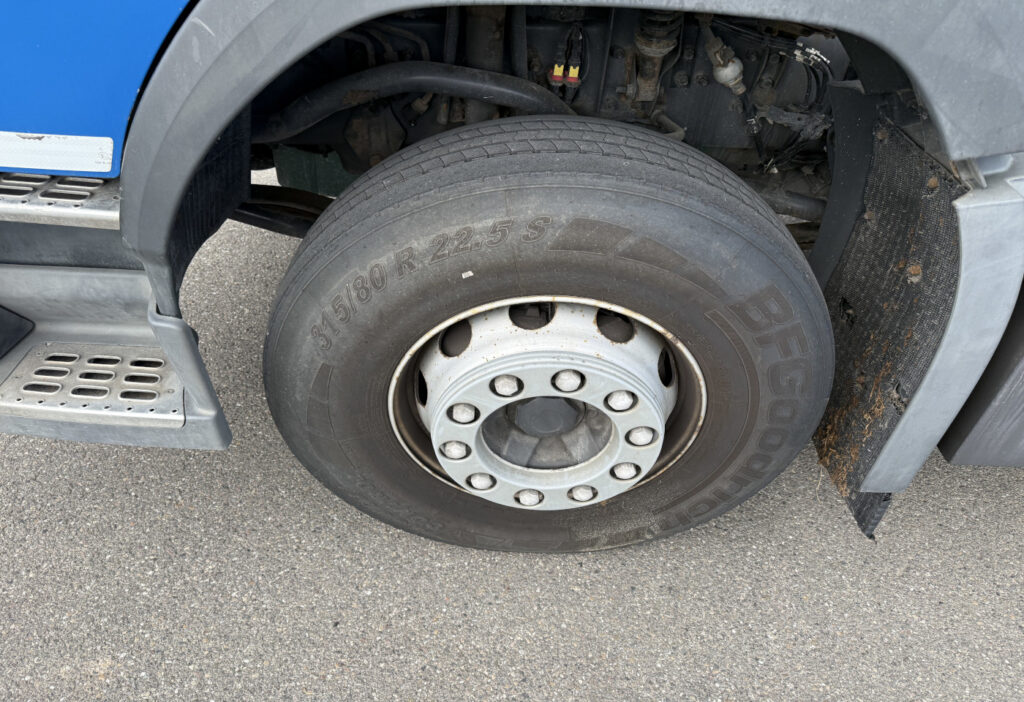 2015 Volvo FM-420 8x2R 2-Kammer