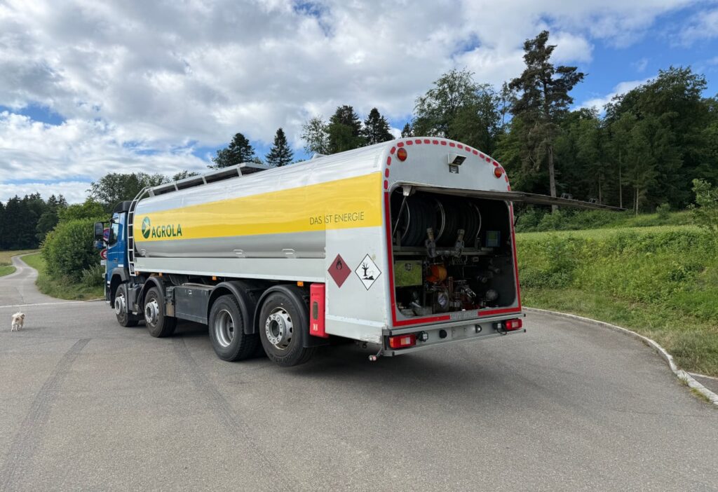 2015 Volvo FM-420 8x2R 2-Kammer
